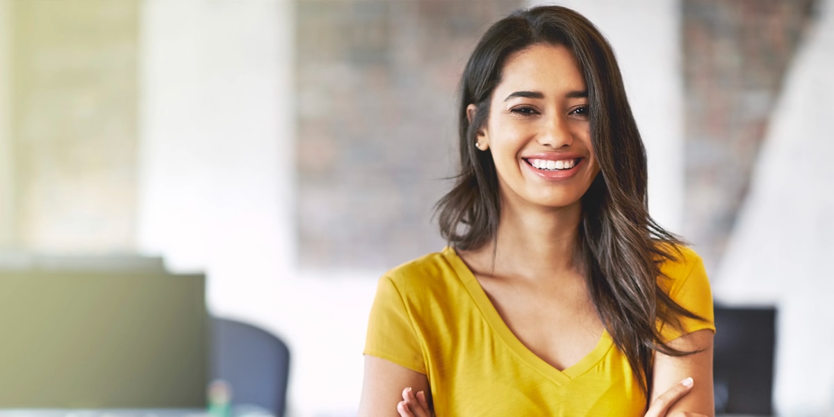 Woman_yellowshirt